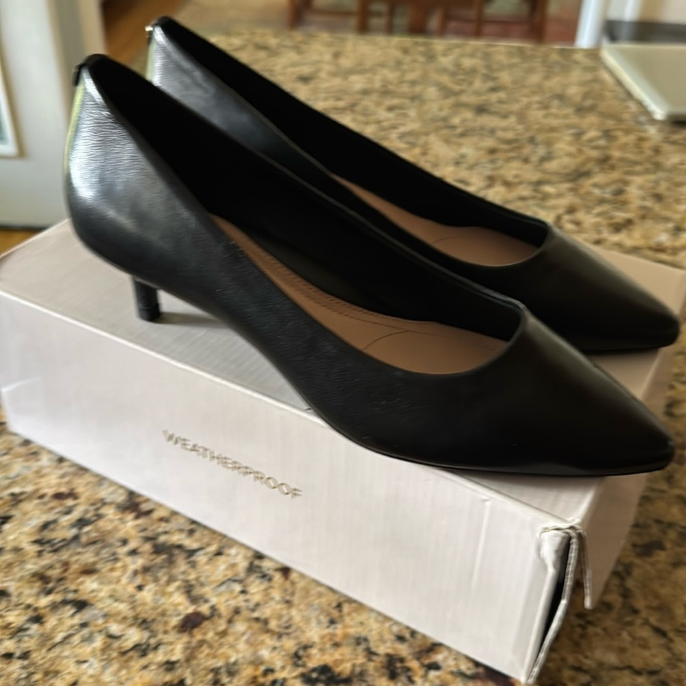 TARYN ROSE Naomi kitten heel pumps black 9M